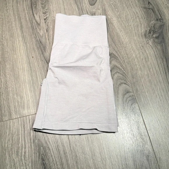 Oner Active High-Waisted Light Gray Shorts - Picture 3 of 3